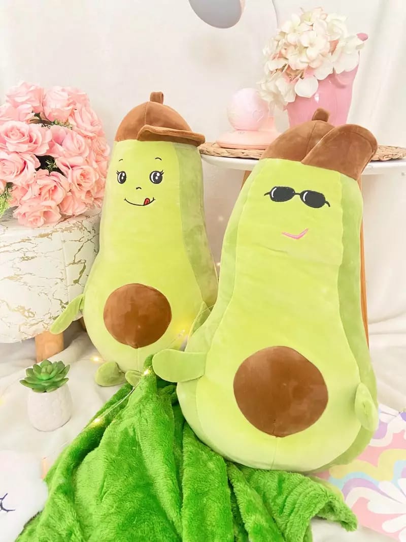 PELUCHE AGUACATE CON COBIJA INTERNA 🥑 ¡Compra 2 y Obtén un 10% de Descuento!